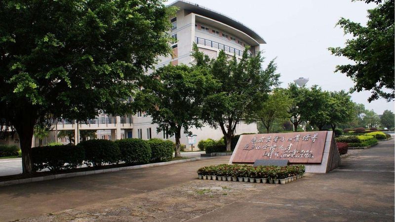 PCB电路板打样：揭秘打样厂家选择的关键因素